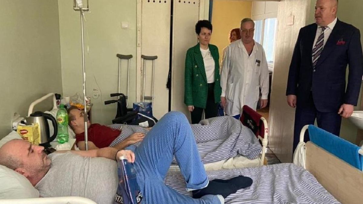 У Росії пораненим окупантам подарували газети - 24 Канал У Росії пораненим окупантам подарували газети - 24 Канал