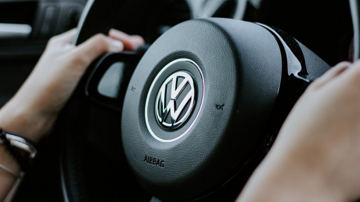 Volkswagen не помог найти похищенного ребенка, потому что мать не платила за GPS в авто Volkswagen не помог найти похищенного ребенка, потому что мать не платила за GPS в авто