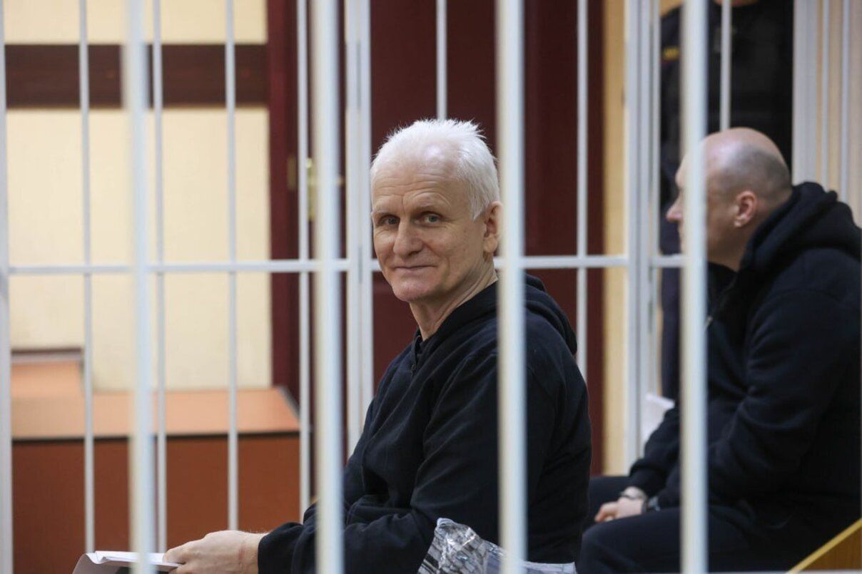 У Білорусі до 10 років за ґратами засудили нобелівського лауреата премії миру Олеся Біляцького - 24 Канал