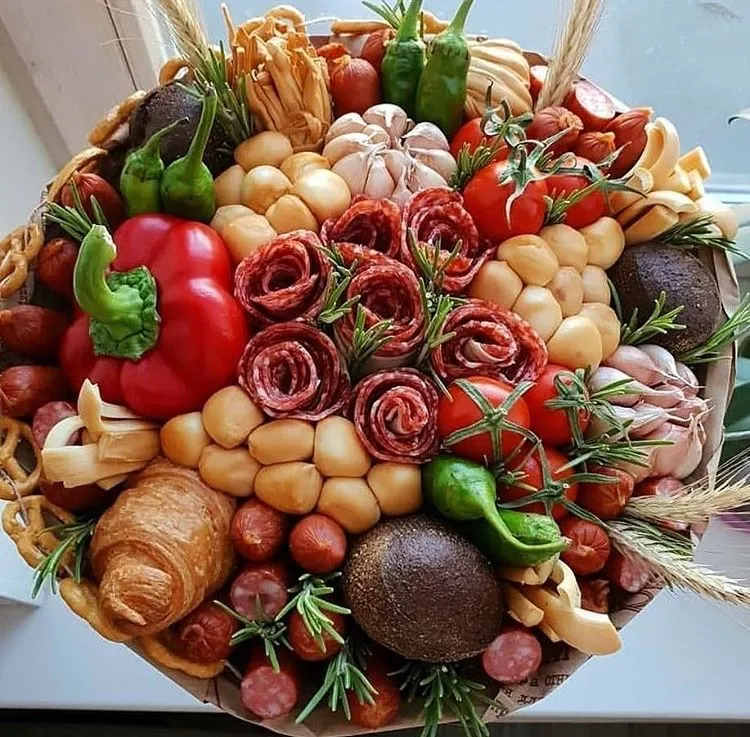 На 8 марта можно подарить соленый букет. На 8 марта можно подарить соленый букет.