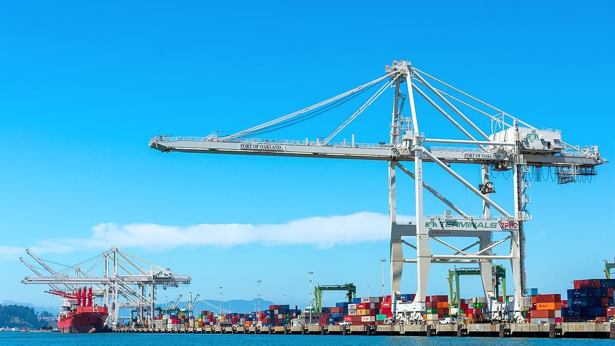 США підозрюють, що Китай використовує портові крани для шпигування США підозрюють, що Китай використовує портові крани для шпигування