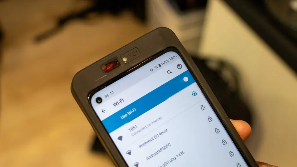 Прототип смартфона з підтримкою Li-Fi Прототип смартфона з підтримкою Li-Fi