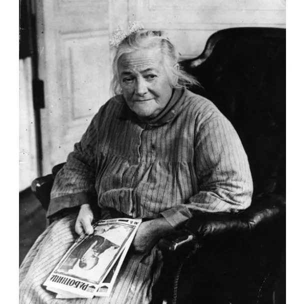 Клара Цеткіна запропонувала затвердити Міжнародний жіночий день Клара Цеткіна запропонувала затвердити Міжнародний жіночий день