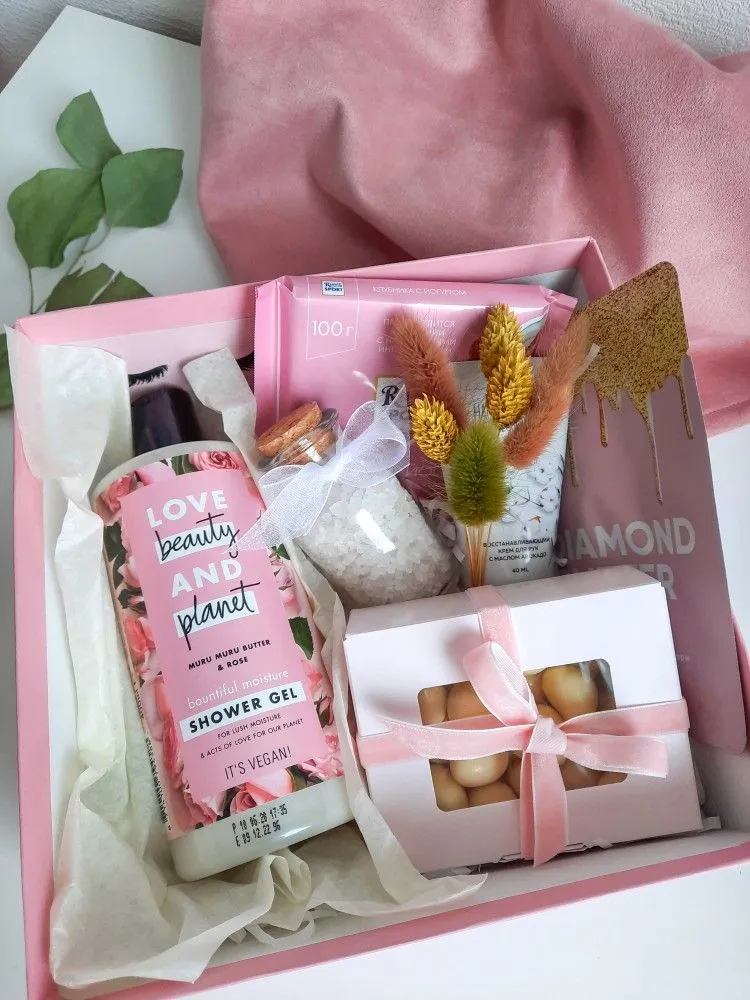 На 8 марта маме можно подарить хороший набор На 8 марта маме можно подарить хороший набор