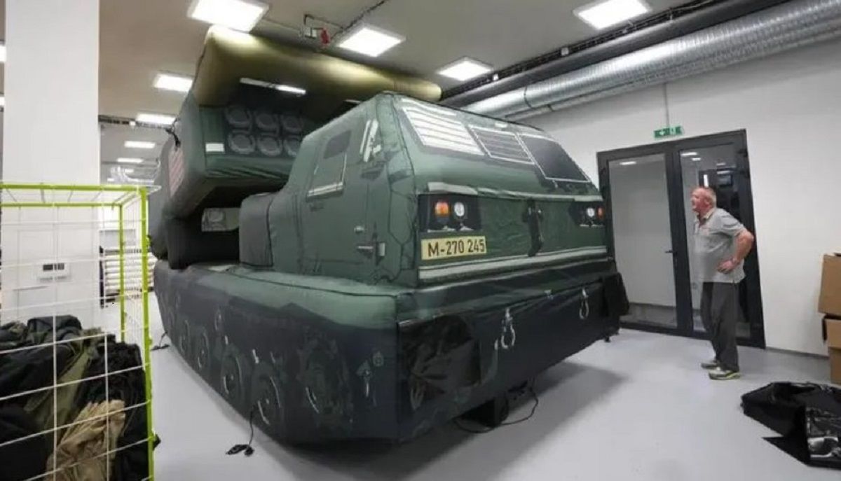 В Чехии производят надувные HIMARS, ракеты и танки. В Чехии производят надувные HIMARS, ракеты и танки.