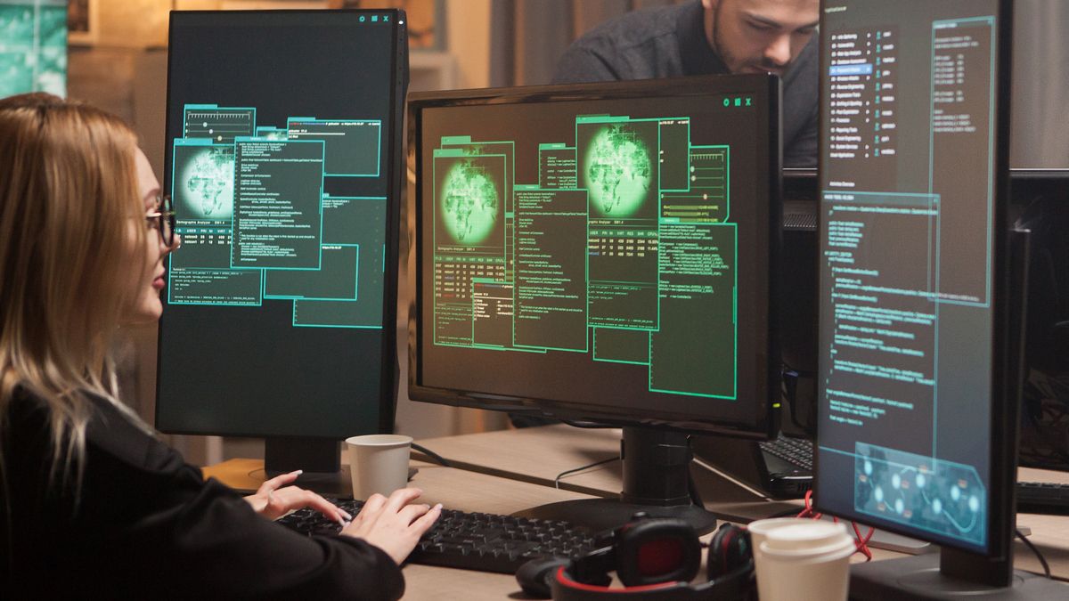 Исследователи выяснили, какой процент посетителей хакерских форумов составляют женщины. Исследователи выяснили, какой процент посетителей хакерских форумов составляют женщины.