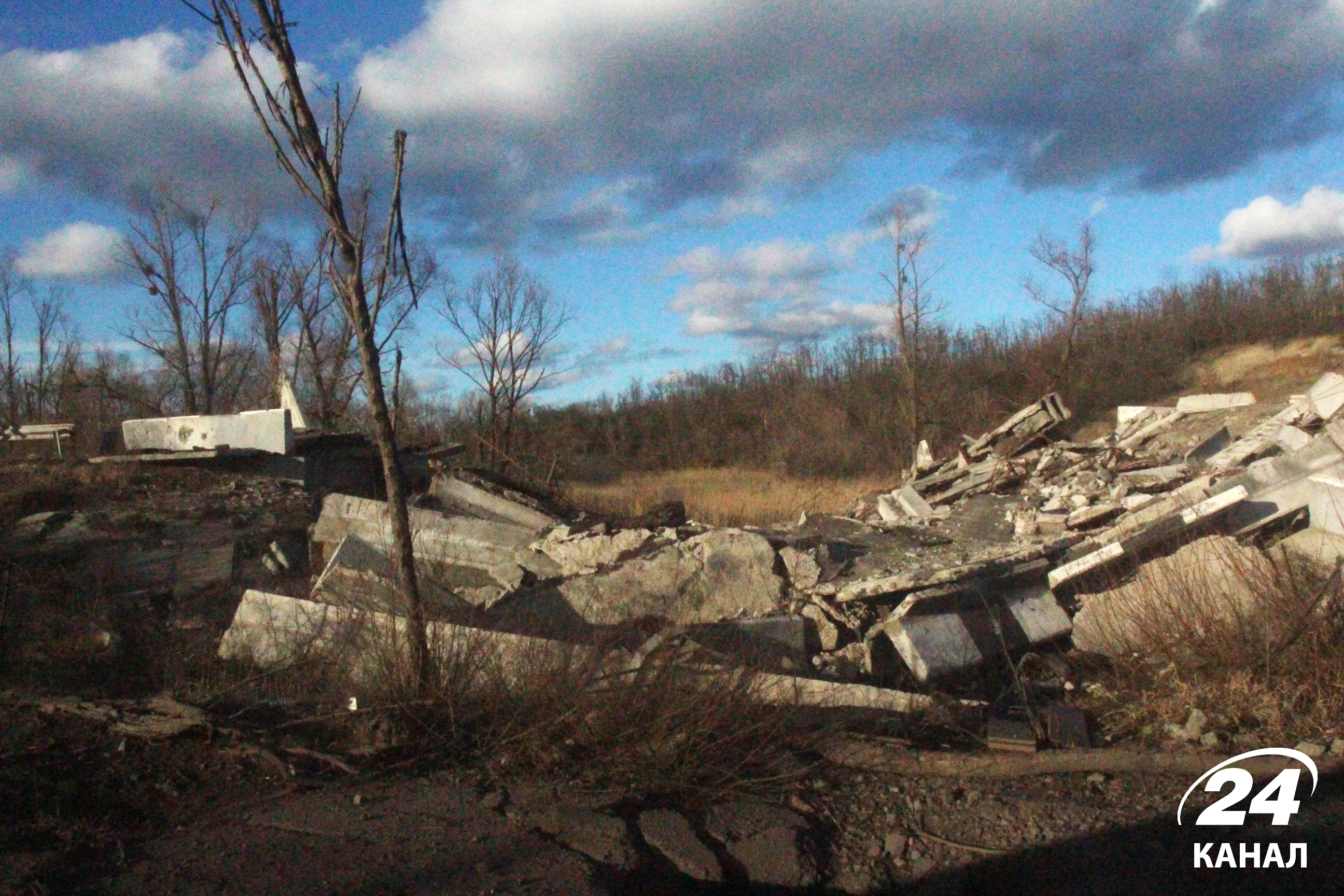 в Изюме уничтожены все мосты в Изюме уничтожены все мосты