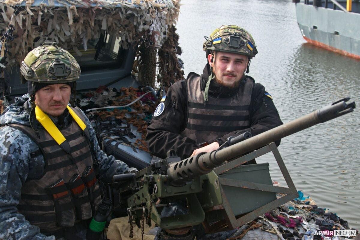 ЗСУ збили російський Калібр з гармати на катері Айленд - деталі - 24 Канал ЗСУ збили російський Калібр з гармати на катері Айленд - деталі - 24 Канал