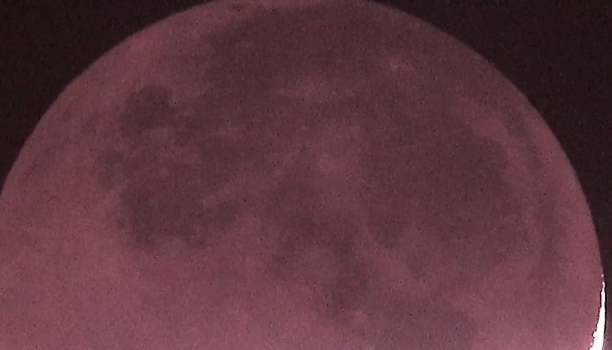 Рідкісне відео падіння метеорита на Місяць Рідкісне відео падіння метеорита на Місяць