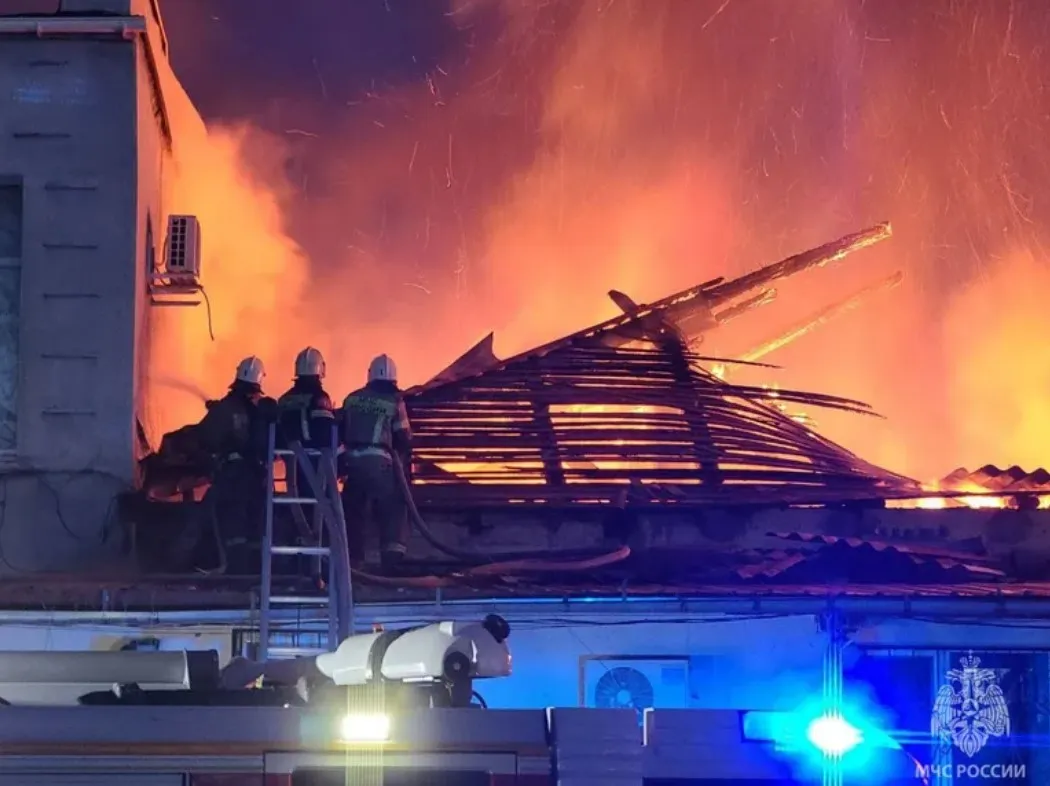 Пожар в Симферополе 14 марта / фото МЧС России