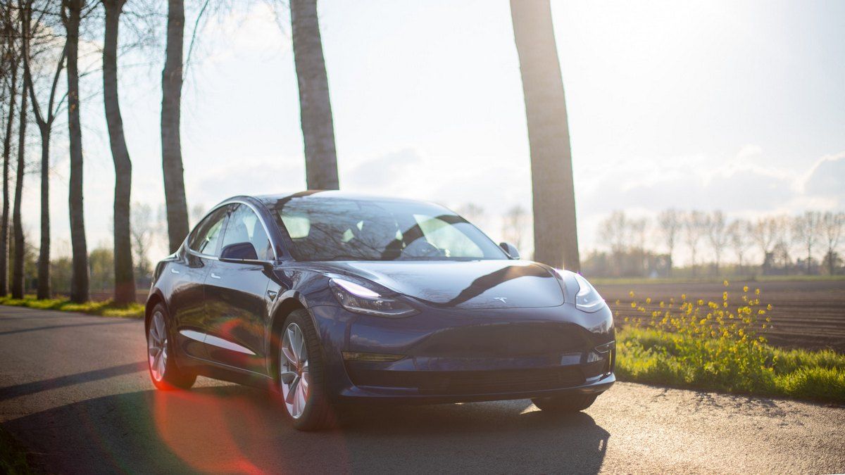 Фірмовий додаток Tesla дозволяє викрадати чужі автомобілі