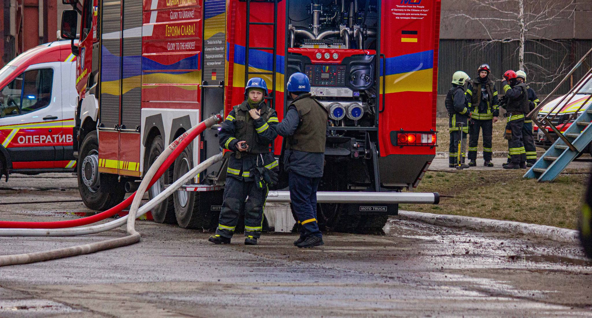 В Киеве произошел взрыв во дворе многоэтажки