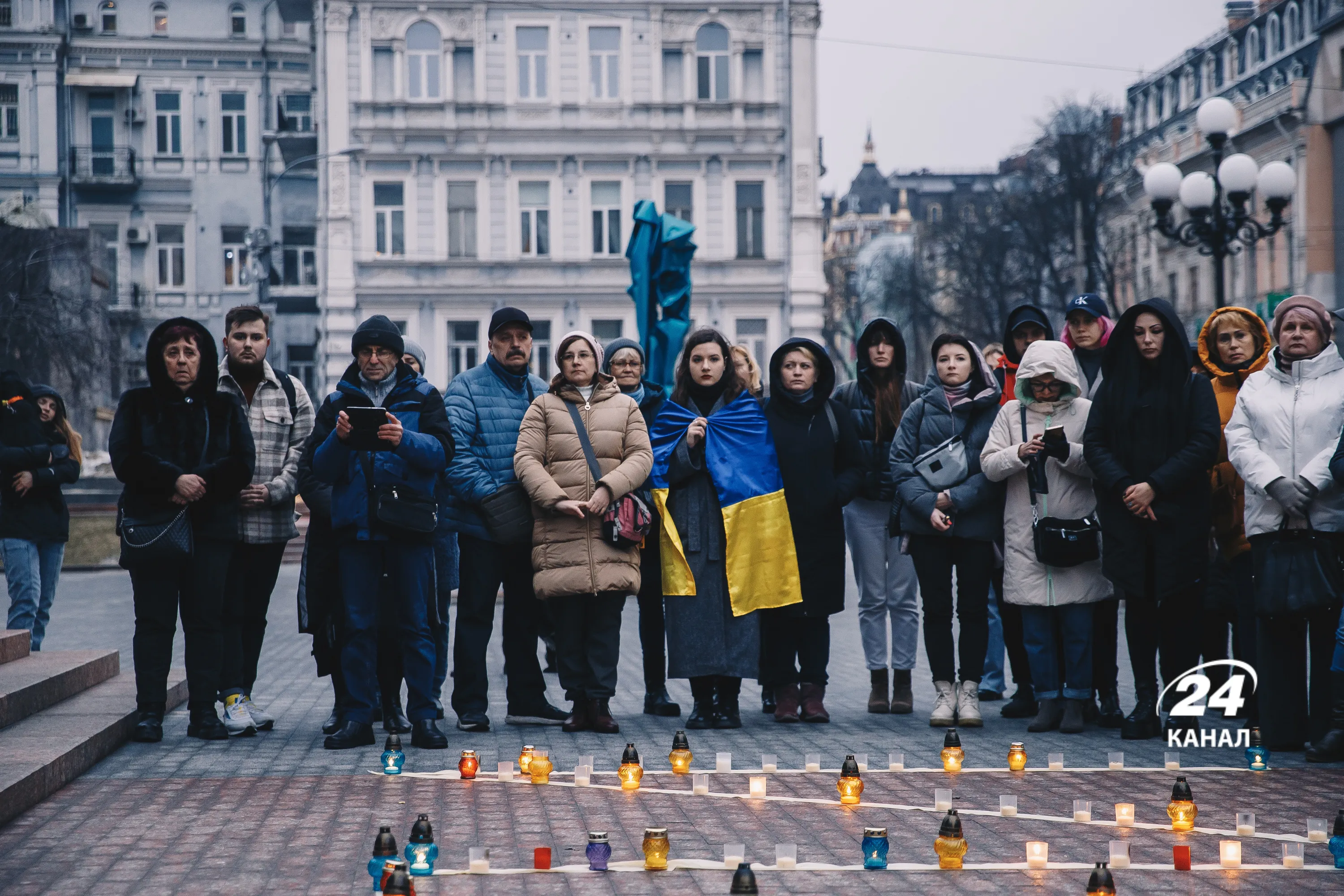 Роковини удару по Драмтеатру у Маріуполі Роковини удару по Драмтеатру у Маріуполі