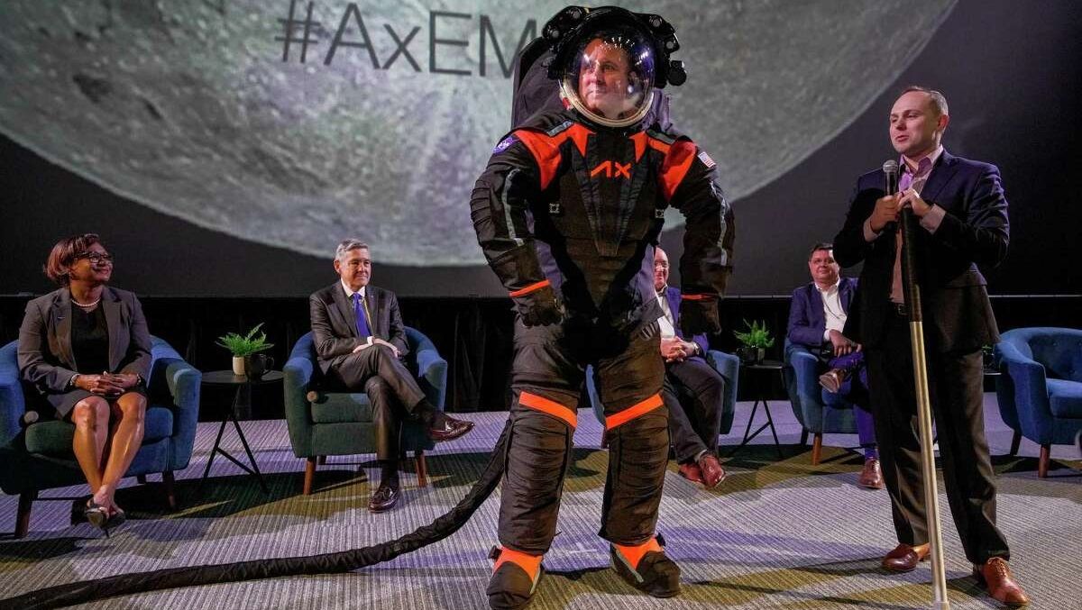 AxEMU – новий скафандр для астронавтів NASA