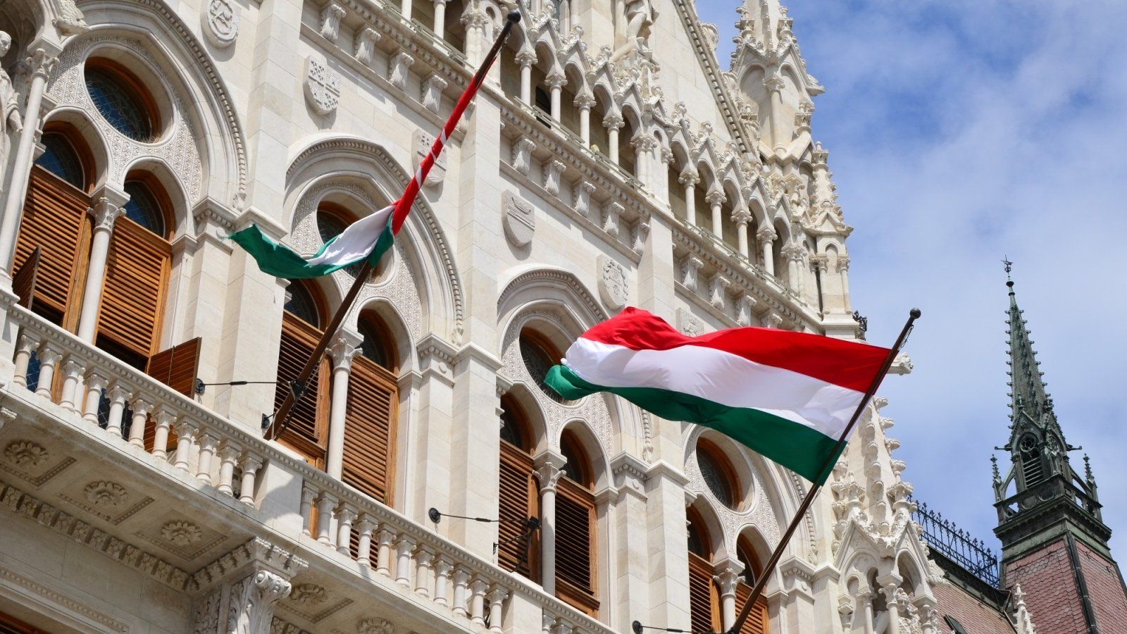 В Угорщині закликають відкликати посла з Росії