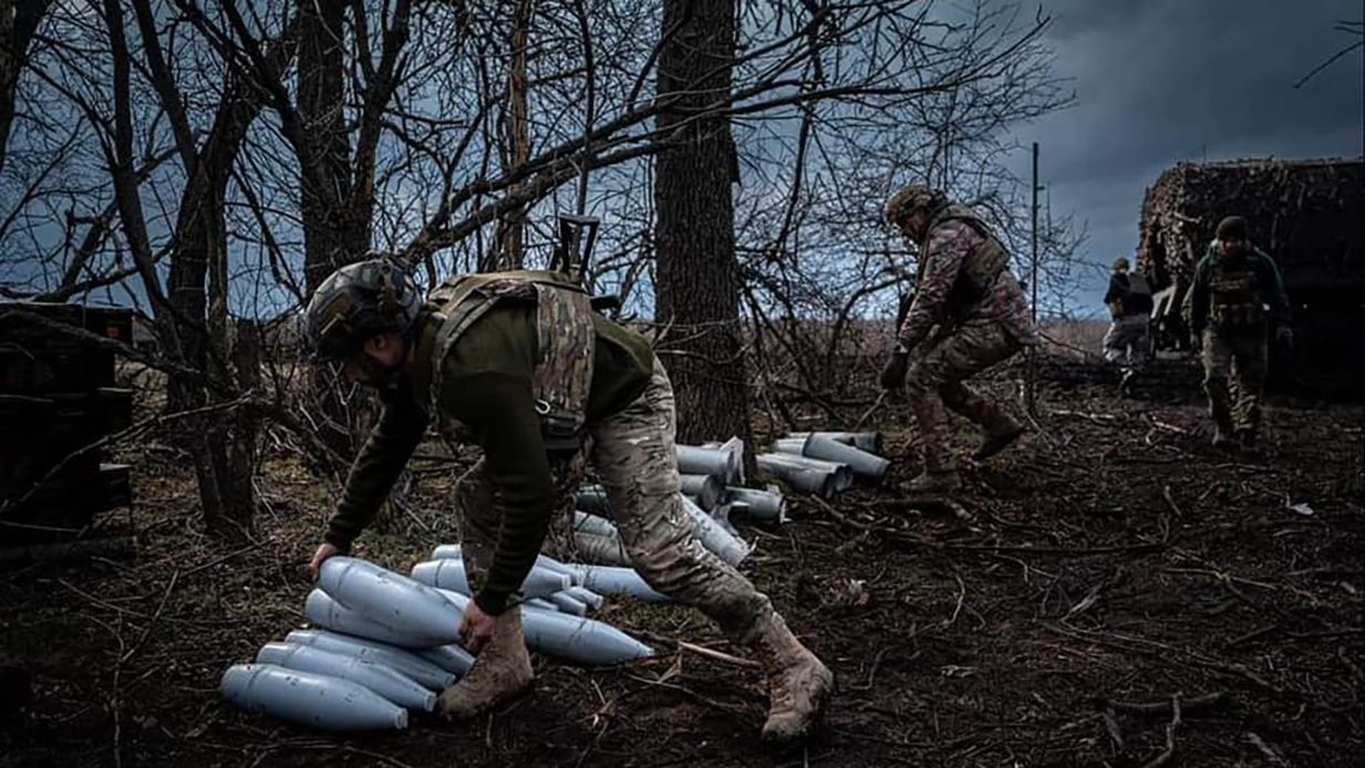 ЕС не хватает взрывчатых веществ, чтобы производить больше боеприпасов для Украины - 24 Канал