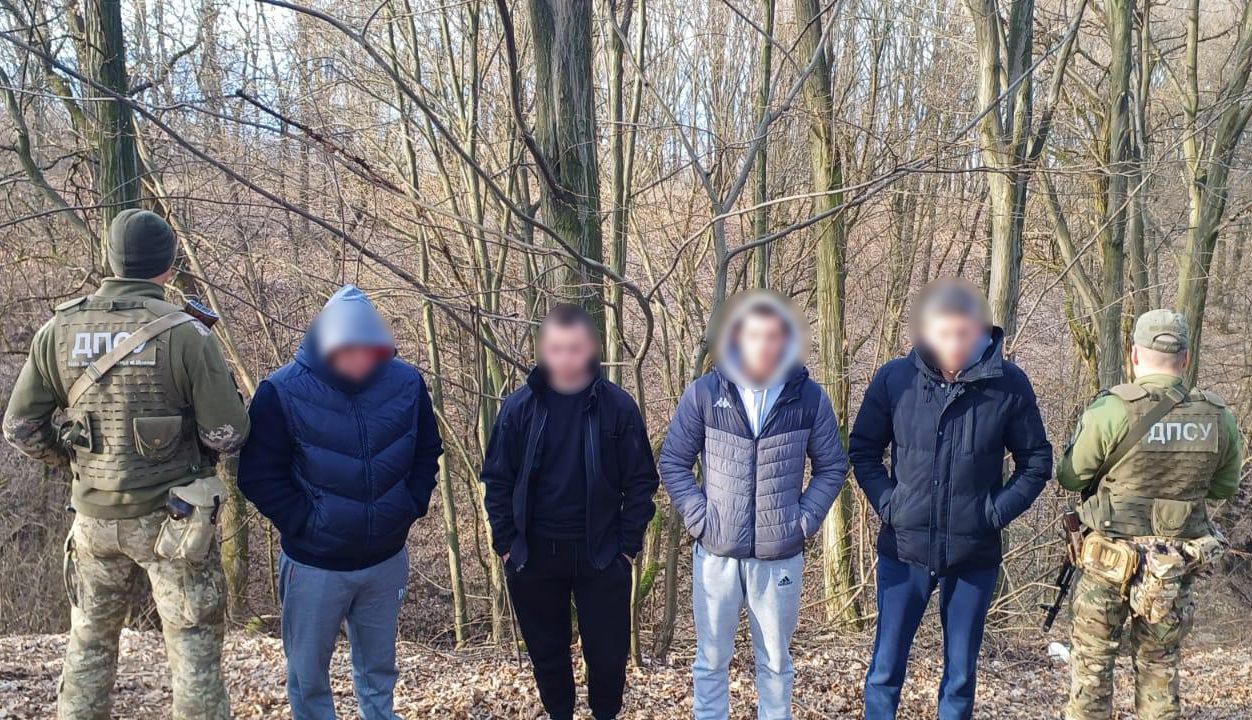 Мобилизация в Украине - пограничники задержали 8 уклонистов и рассказали об их приключениях - 24 Канал Мобилизация в Украине - пограничники задержали 8 уклонистов и рассказали об их приключениях - 24 Канал