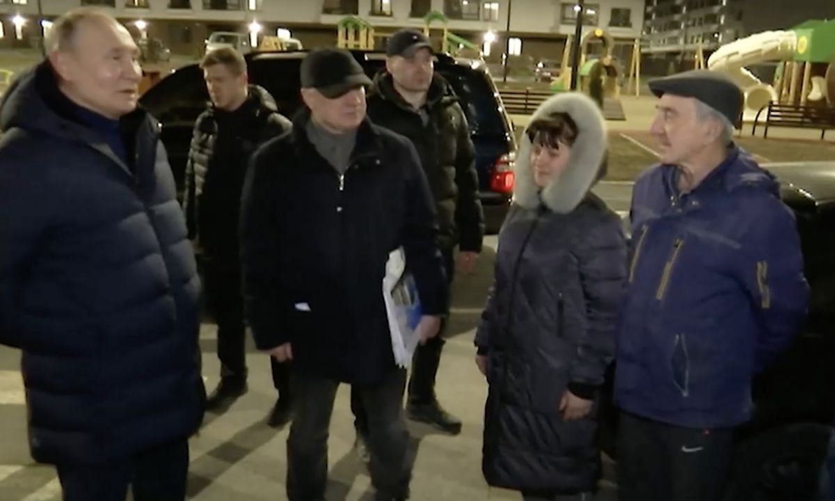 Путин не просто так ездил в Мариуполь и Крым: назвали причину Путин не просто так ездил в Мариуполь и Крым: назвали причину