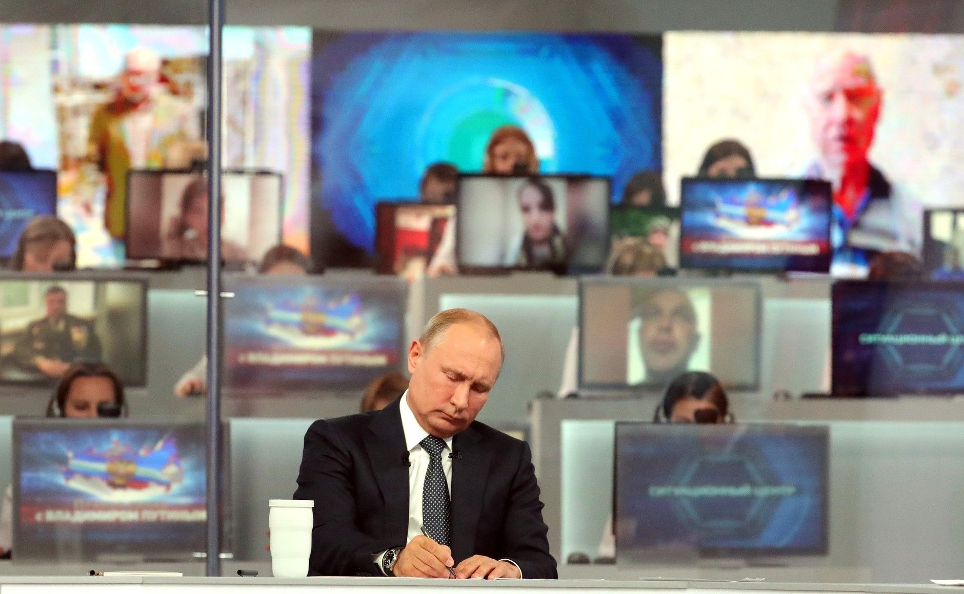 Пропагандистам "больно" из-за ордера на арест Путина