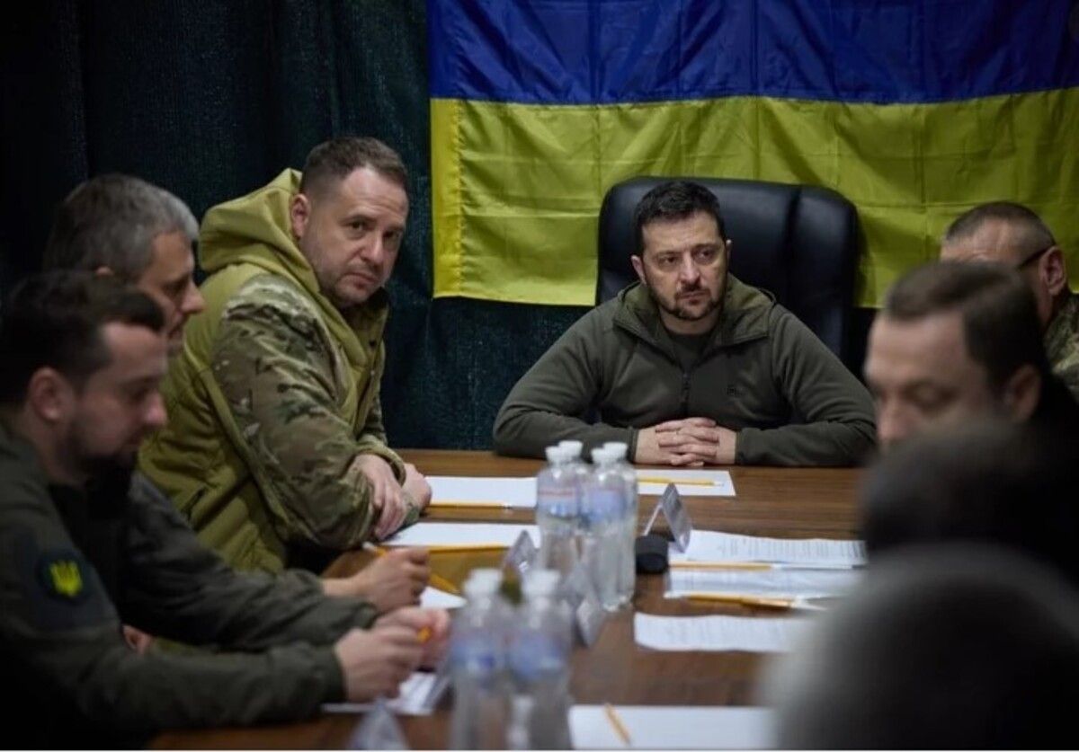 Зеленський проводить засідання Ставки під час зустрічі Сі Цзіньпіня та Путіна в Кремлі - 24 Канал Зеленський проводить засідання Ставки під час зустрічі Сі Цзіньпіня та Путіна в Кремлі - 24 Канал