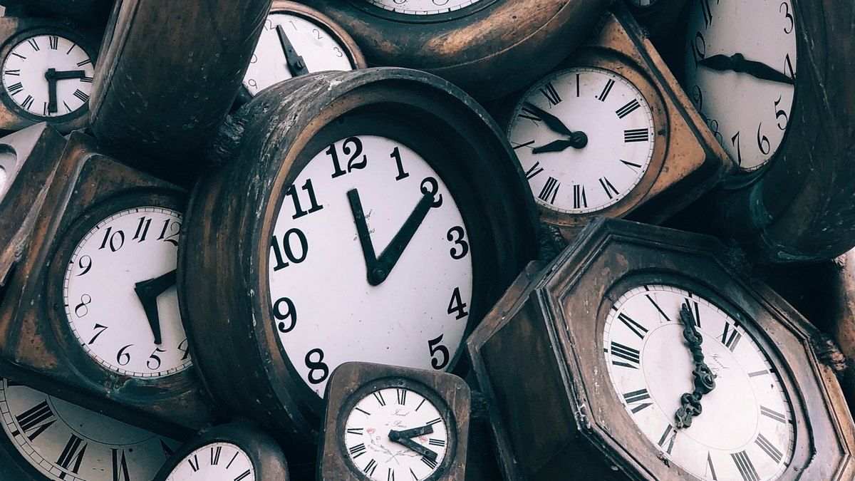 Нужно ли вручную переводить часы на телефон и компьютер Нужно ли вручную переводить часы на телефон и компьютер