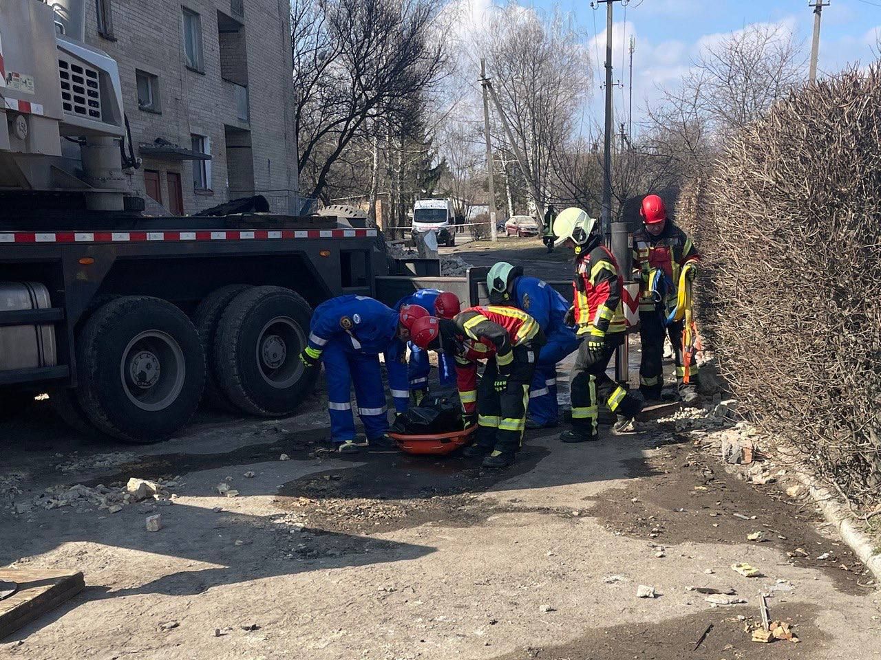 Из-под завалов в Ржищеве вытащили тело еще одного погибшего - 24 Канал