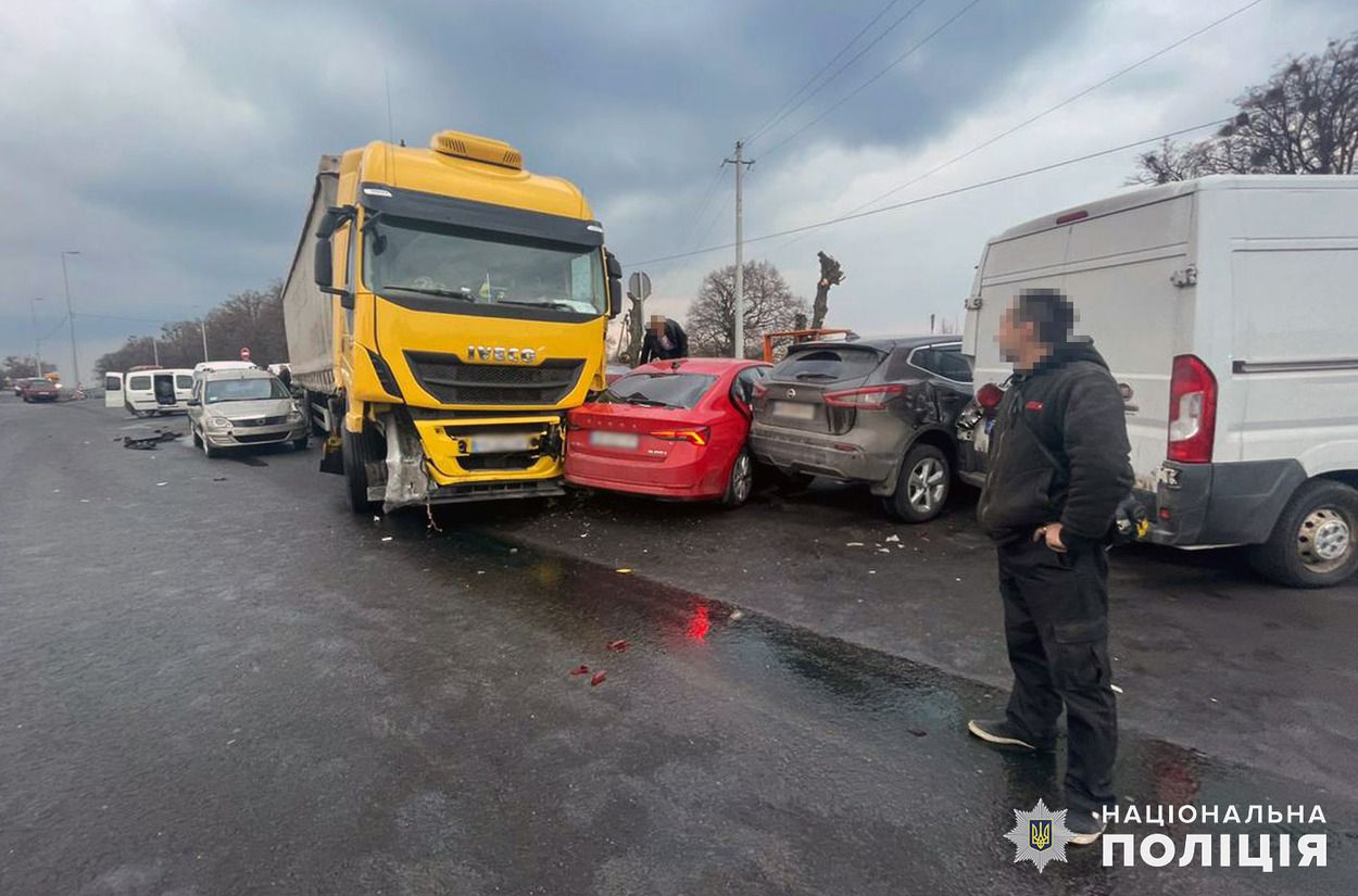 Авария в Хмельницкой области 21 марта 2023 года - пострадали 7 автомобилей - 24 Канал