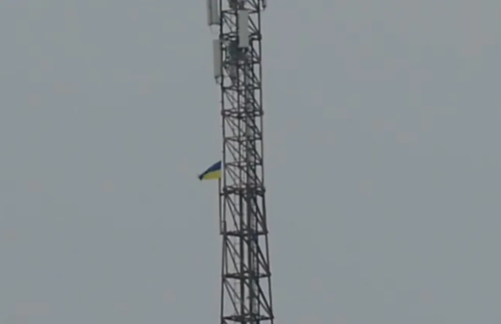 В селі Грушівка помітили український прапор