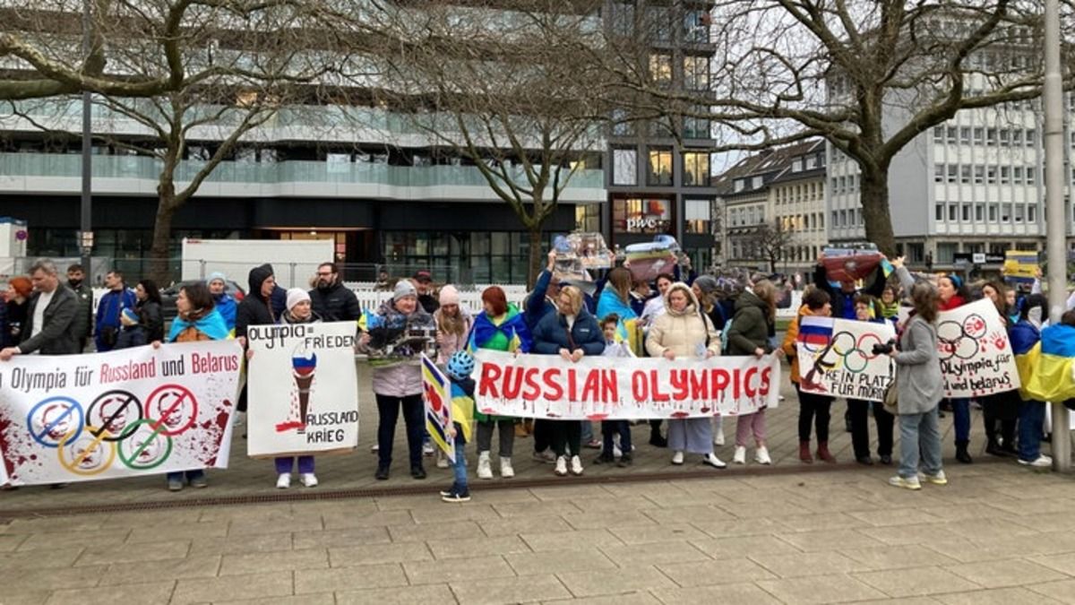 Акція протесту під час візиту президента МОК Томаса Баха до Німеччині