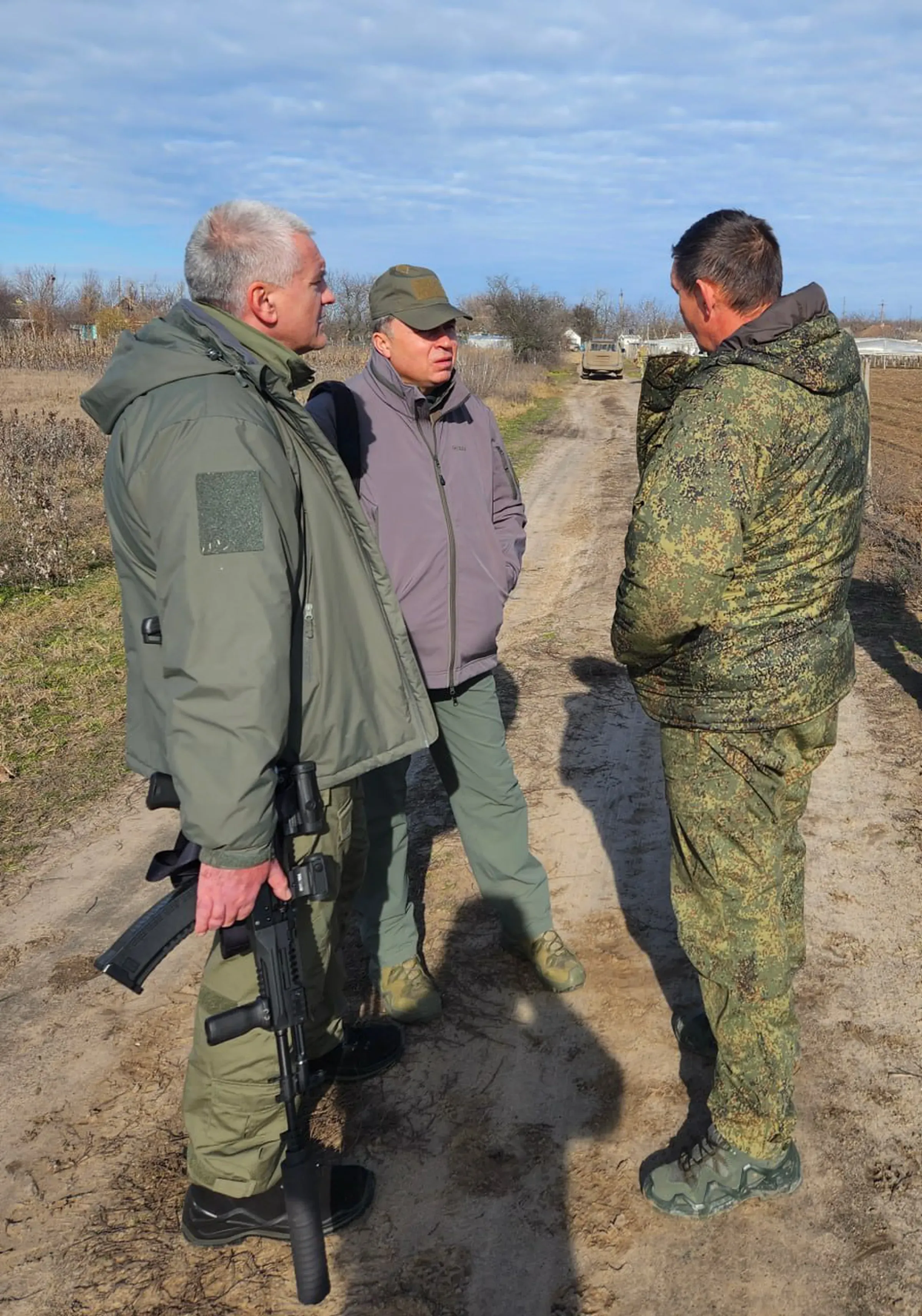 Лидер оккупантов в Крыму с бойцами ПИК