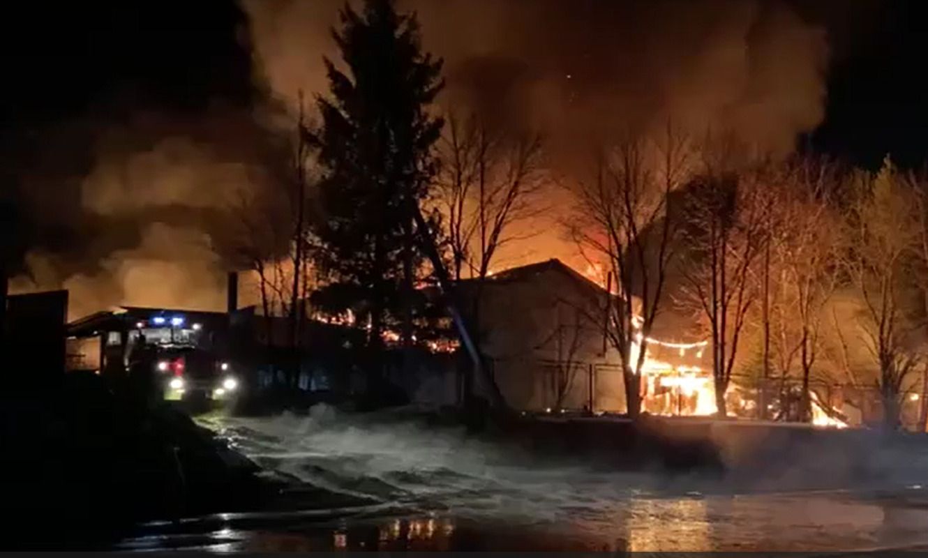 В России снова масштабный пожар В России снова масштабный пожар