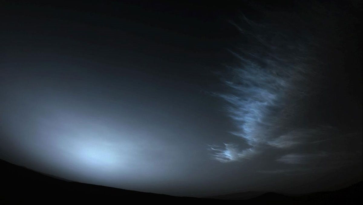 Сріблясті хмари на Марсі Сріблясті хмари на Марсі