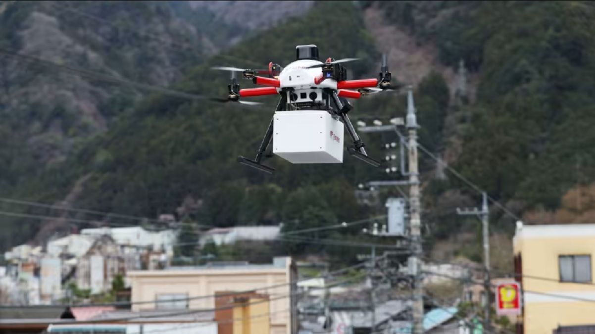  Почта Японии успешно провела испытания беспилотников в сельской местности к западу от Токио