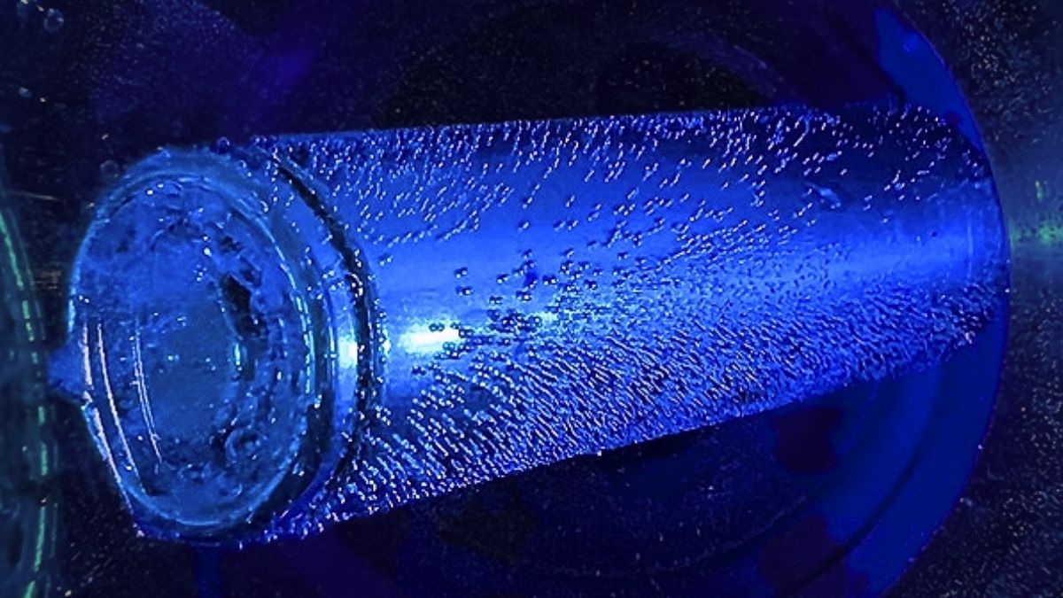 Новое открытие позволит очищать воду от металлов с помощью батареек. Новое открытие позволит очищать воду от металлов с помощью батареек.