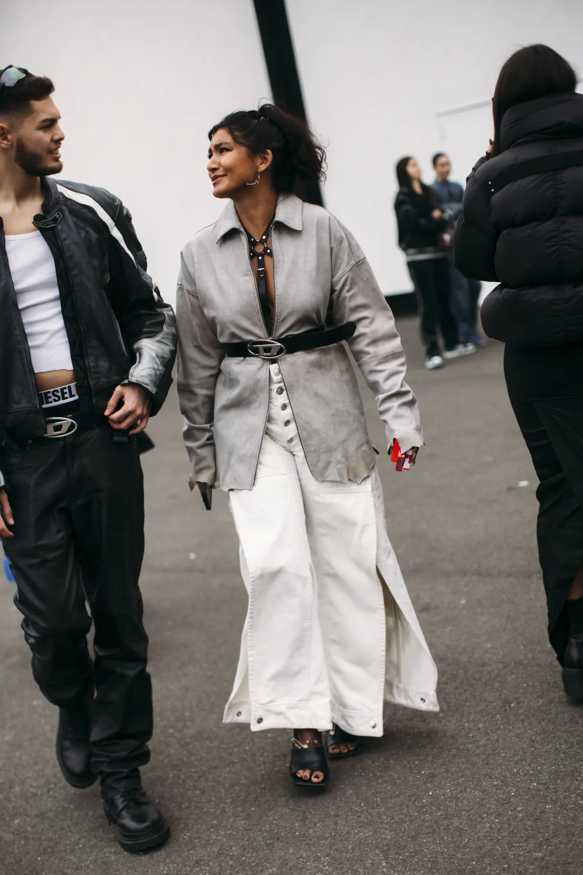 Стильные брюки для весеннего сезона Стильные брюки для весеннего сезона