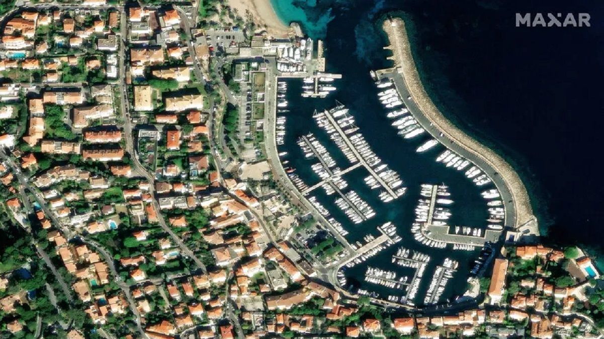 Maxar представив нову 30-сантиметрову карту світу Maxar представив нову 30-сантиметрову карту світу