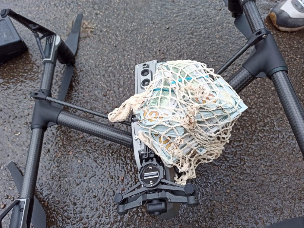 Во Львове разоблачили мошенников, которые дронами похищали наличные деньги Во Львове разоблачили мошенников, которые дронами похищали наличные деньги