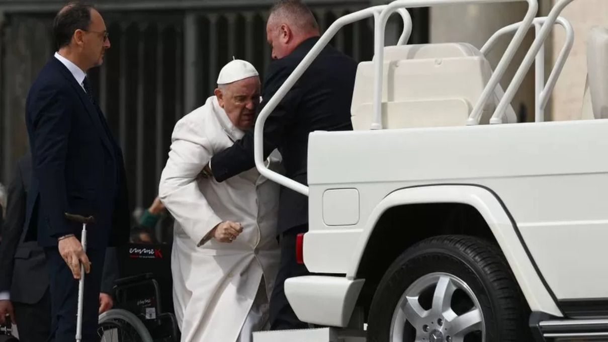 Папа Римський Франциск проведе у лікарні кілька днів: що трапилось з понтифіком - 24 Канал