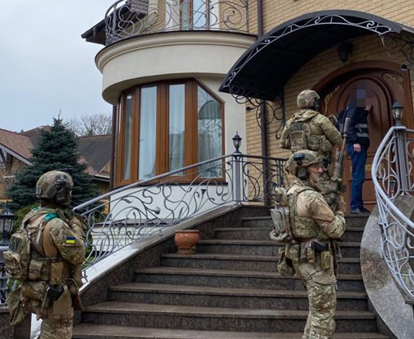 Обшук в помешканні Павла Лебедя Обшук в помешканні Павла Лебедя