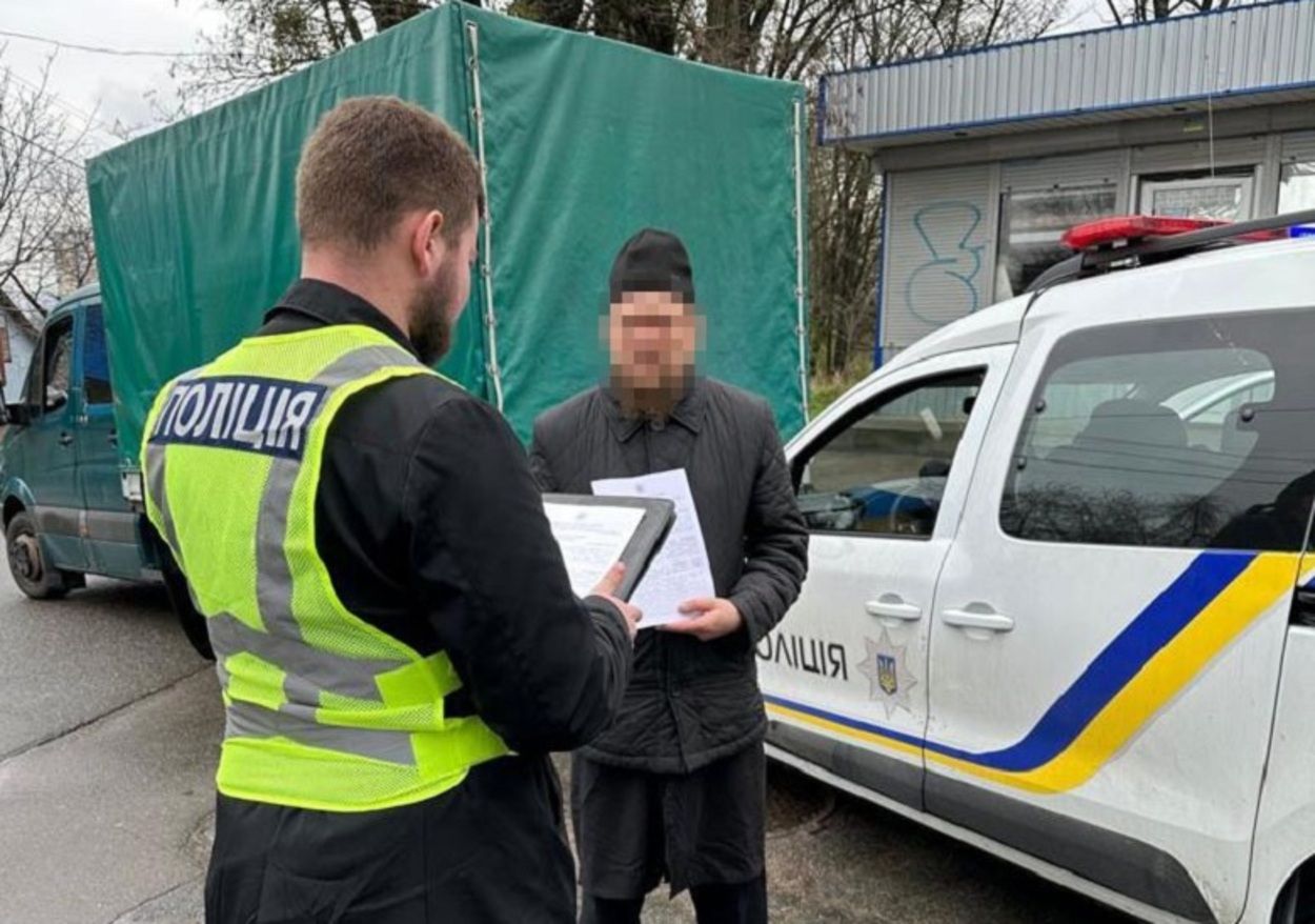 Протести проти УПЦ МП під лаврою - ченцю, що накинувся на журналістів, оголосили підозру - 24 Канал