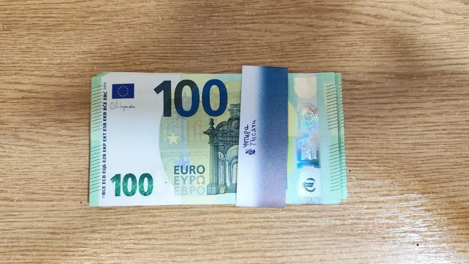 Житомирянин мав при собі 4 тисячі євро готівкою Житомирянин мав при собі 4 тисячі євро готівкою