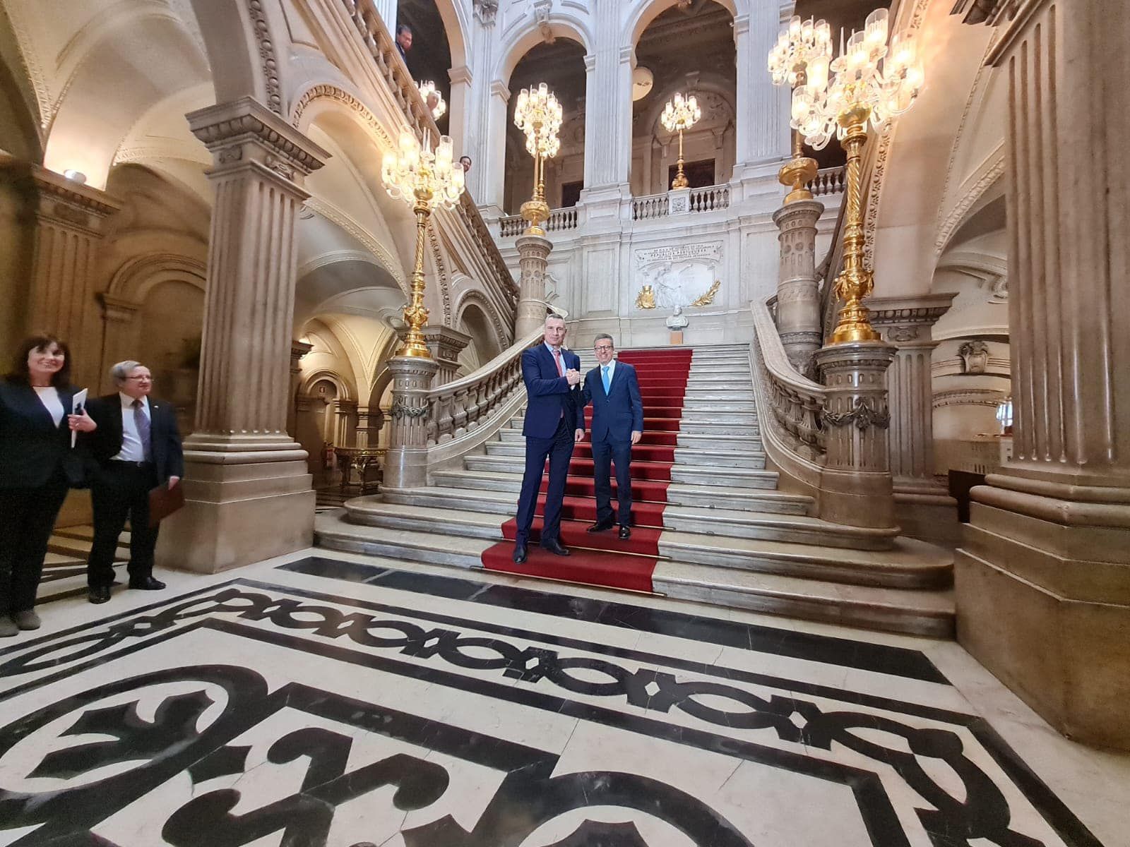 Мэр Киева Виталий Кличко в Лиссабоне встретился с мэром Лиссабона Карлушем Моедашем Мэр Киева Виталий Кличко в Лиссабоне встретился с мэром Лиссабона Карлушем Моедашем