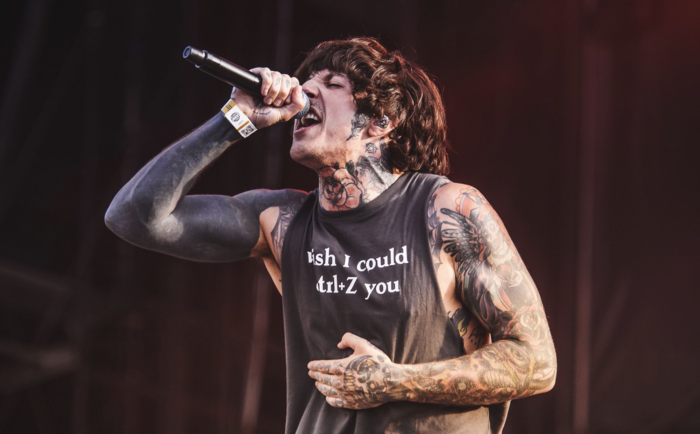 Вокаліст гурту Bring Me the Horizon Олівер Сайкс