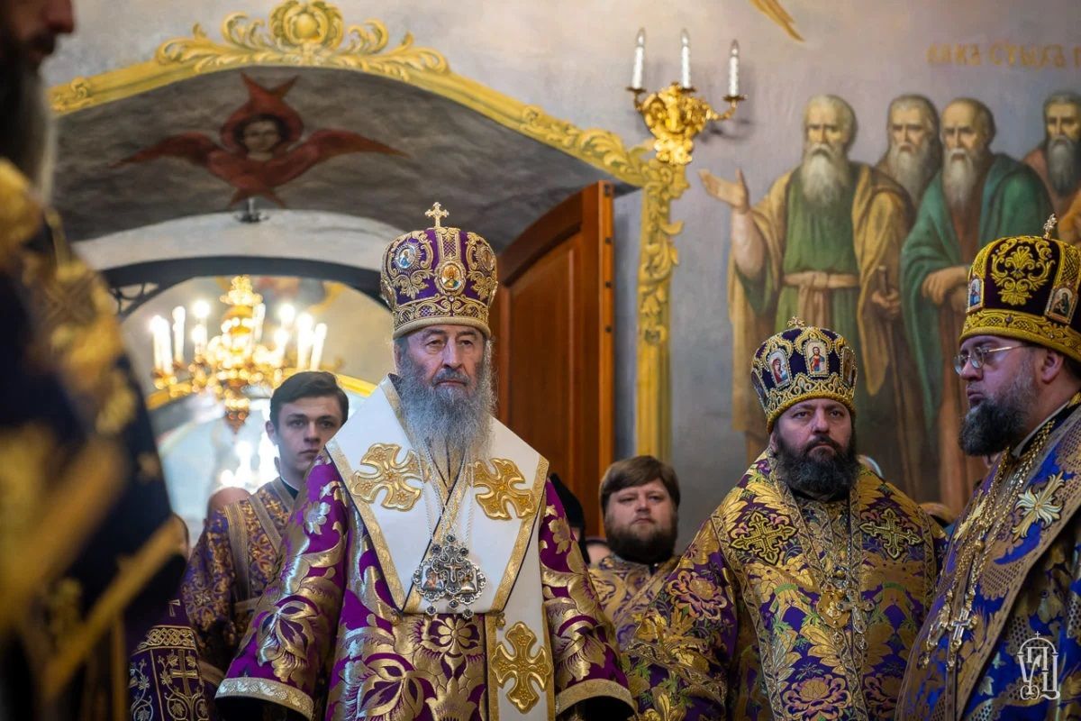 Московский патриархат продолжает свои службы в Лавре