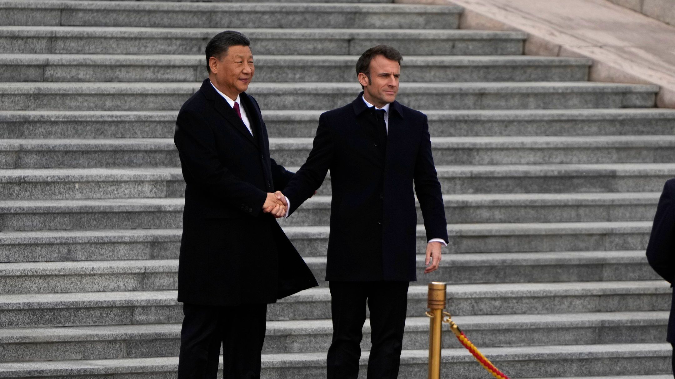 Сі Цзіньпін у Пекіні схиляв Макрона до протистояння США