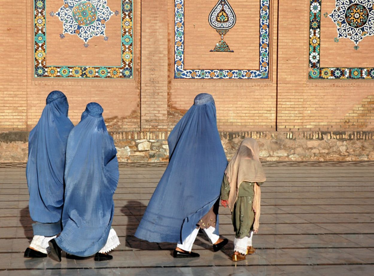 В Иране женщин без хиджаба будут искать по камерам - детали от полиции - 24 Канал