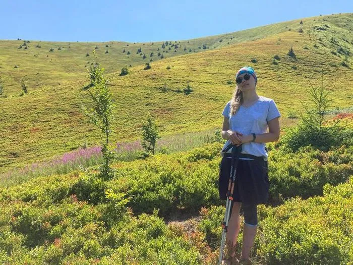 Галина Николин ходит в горы только со специальными палками Галина Николин ходит в горы только со специальными палками