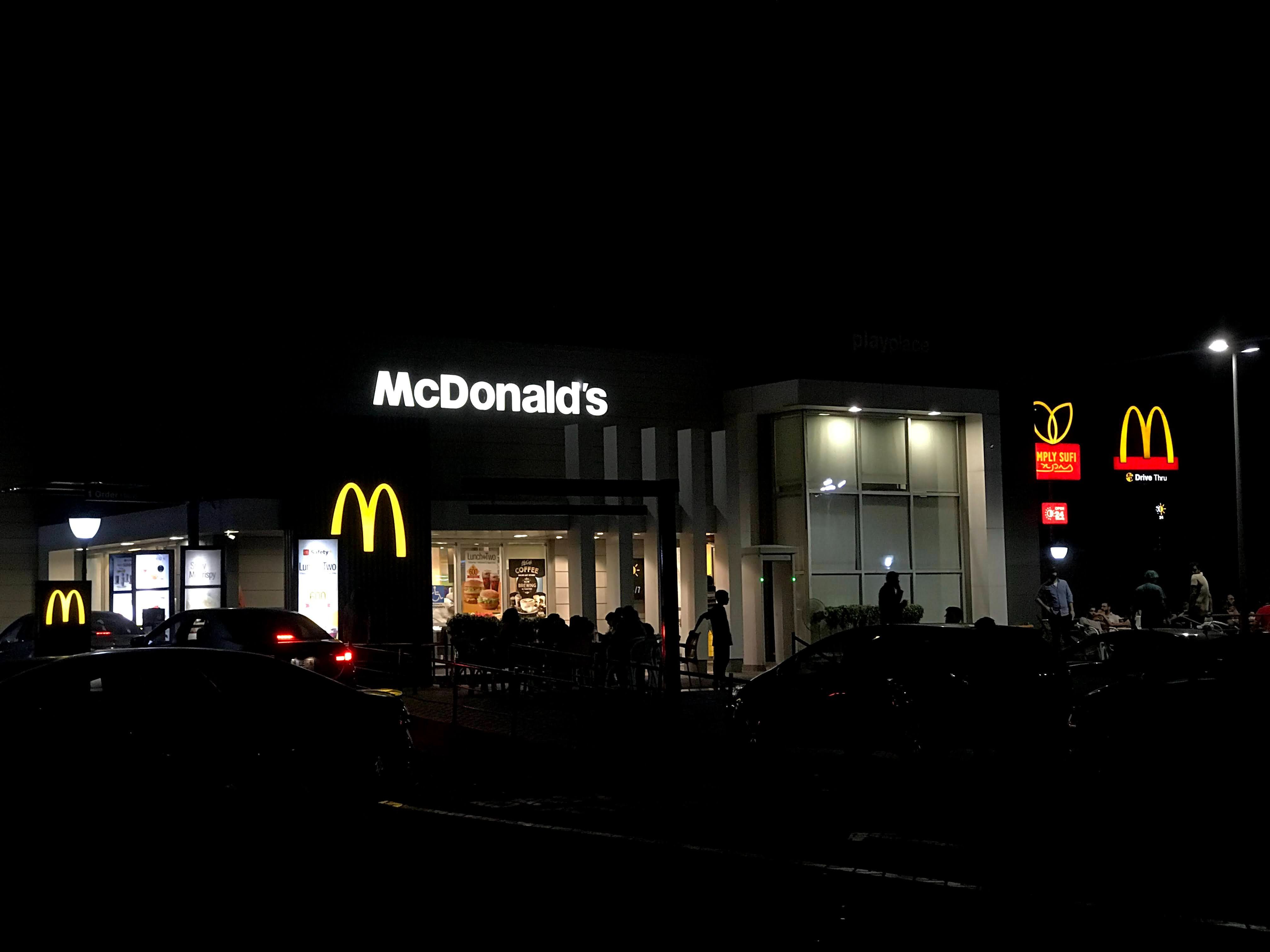 У Білорусі McDonald's працювати під іншою назвою та логотипом 
