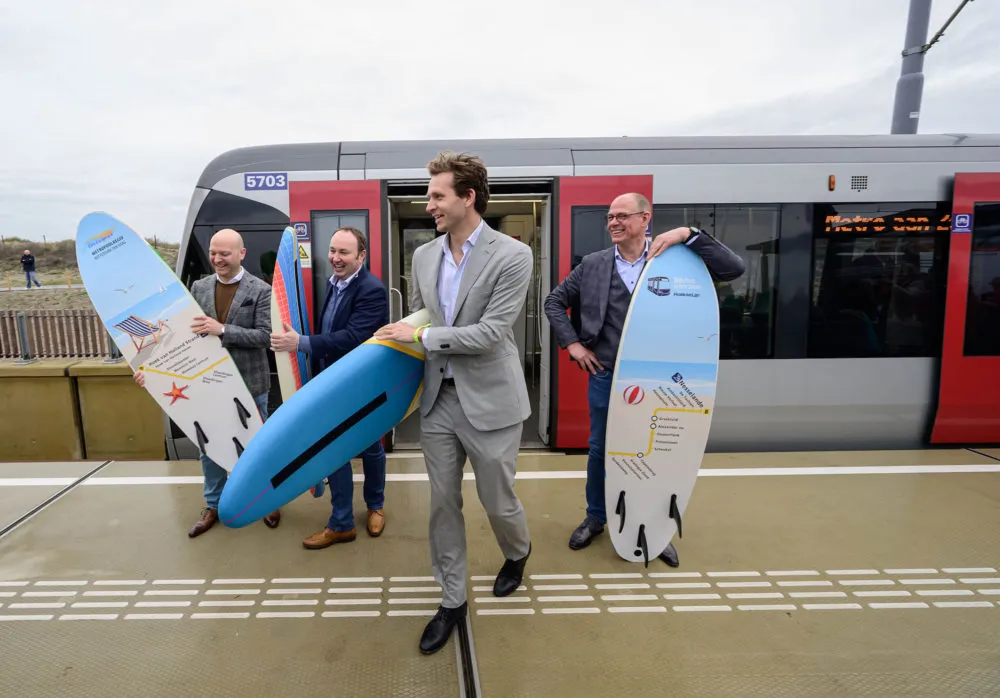 В Нидерландах прямо на пляже открыли уникальную станцию ​​метро