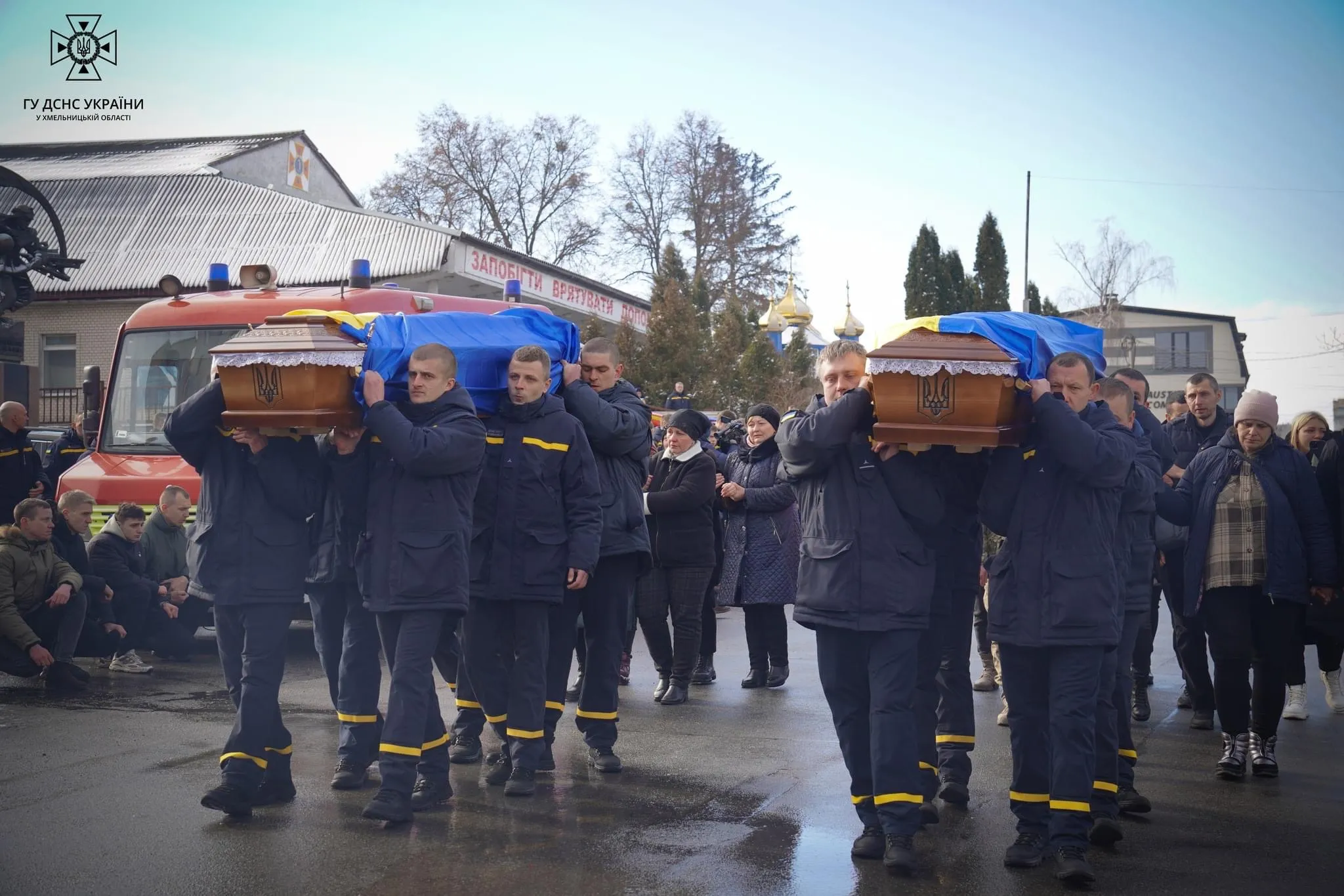 Прощання з загиблими у Хмельницькому рятувальниками
